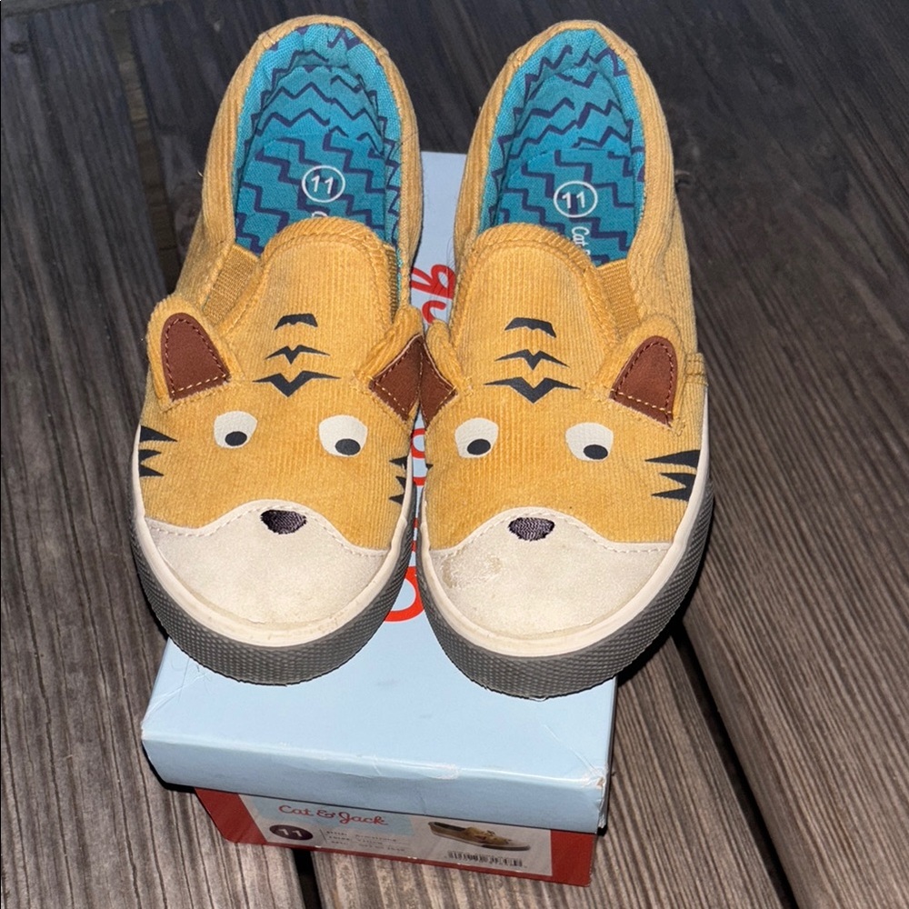 Cat & Jack Yellow Sneakers Vibrant Comfortable Stylish